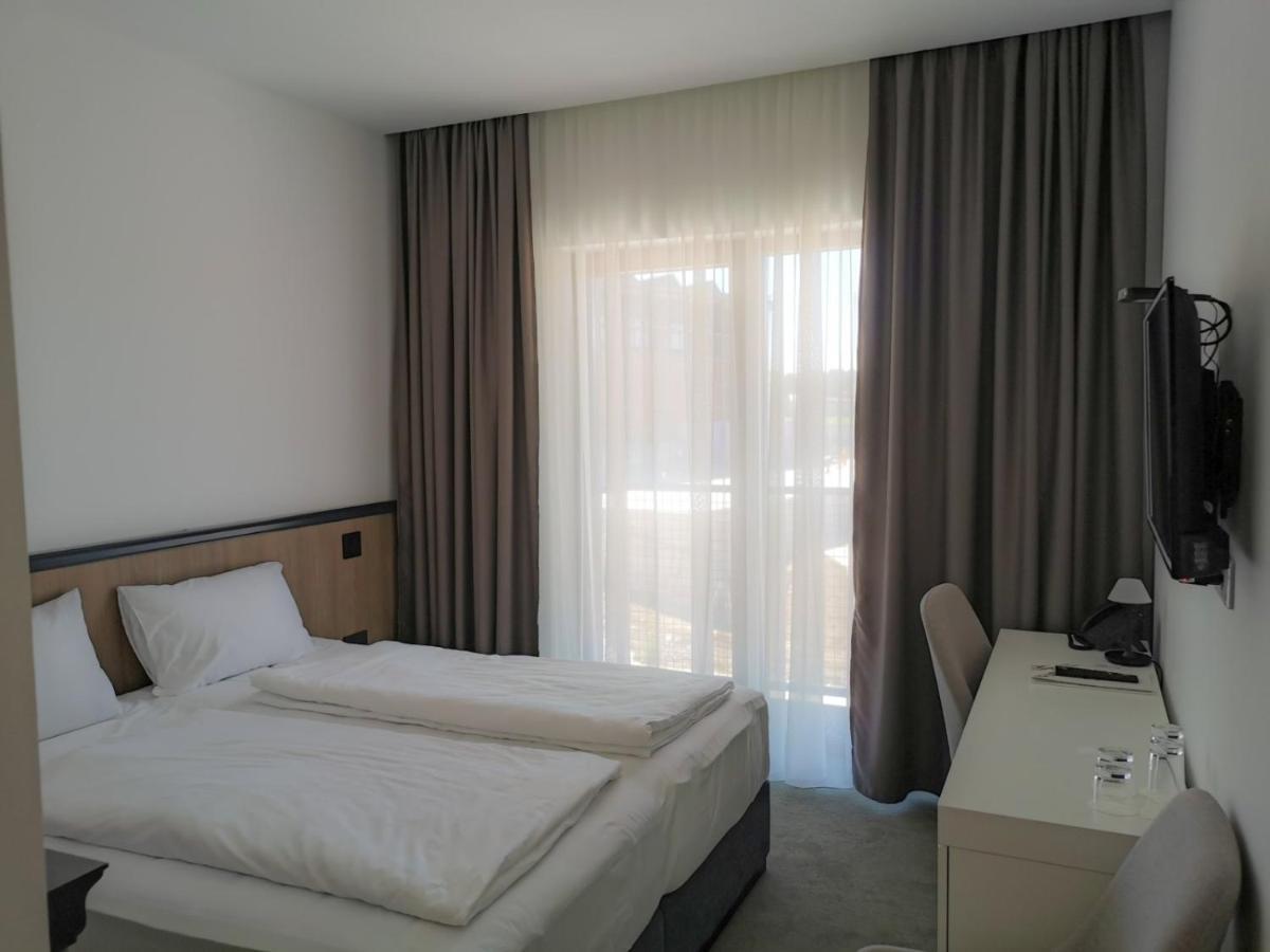 Hotel Crni Vrh Divčibare 외부 사진