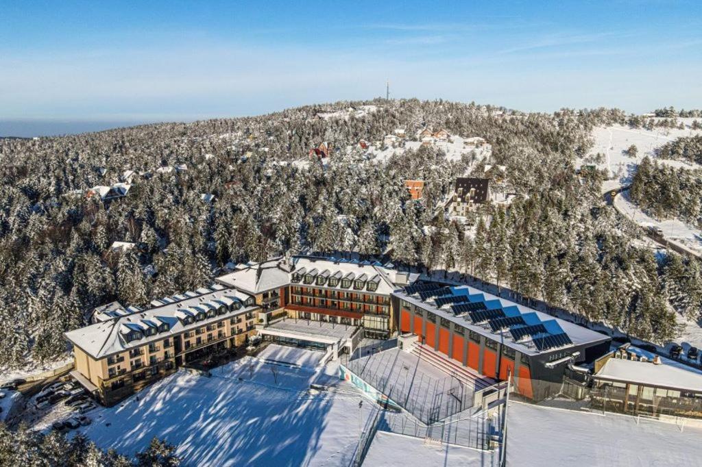 Hotel Crni Vrh Divčibare 외부 사진